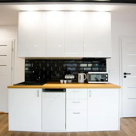 Showtime Apartment *